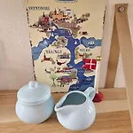 B Med Dejlig Privat Gardhave Pa Thuro Kaeledyr Er Ikke Gratis Og Skal Tilfojes 스벤보르