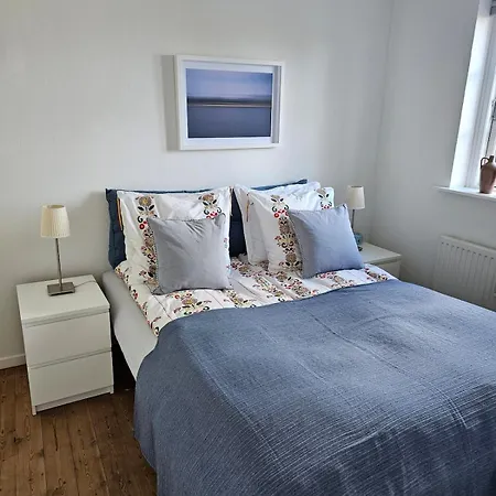 B Med Dejlig Privat Gardhave Pa Thuro Kaeledyr Er Ikke Gratis Og Skal Tilfojes Lägenhet *